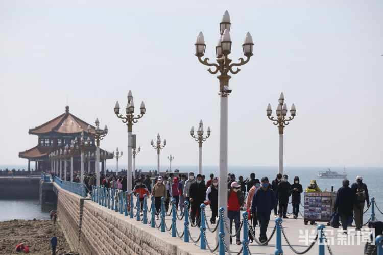 「栈桥」栈桥人不少，六浴已开放