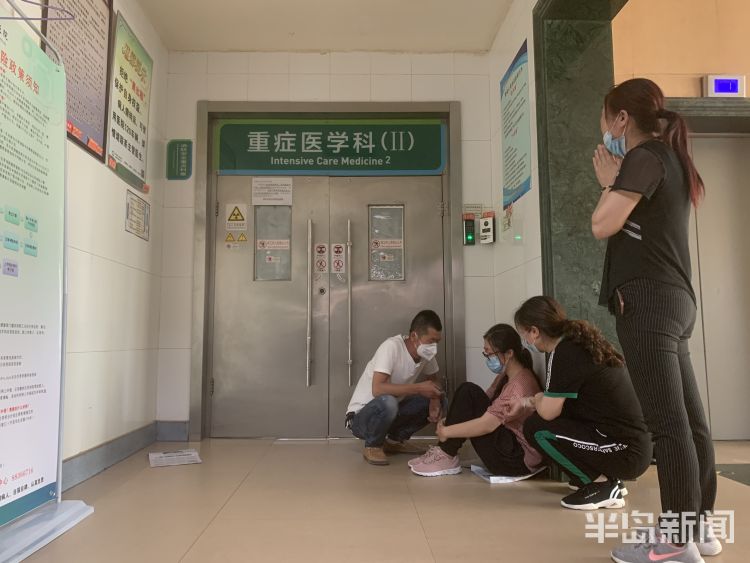 跳楼突发！平度一女子跳楼，他在楼下拉被子救人被砸成重伤