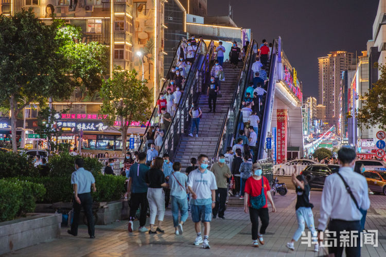 假期假期夜晚哪最火？还是台东人气旺！
