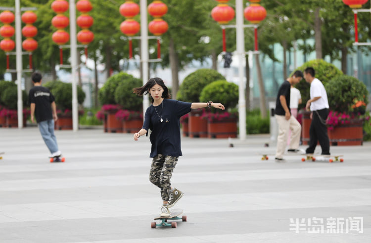 滑板少年酷！滑板少年