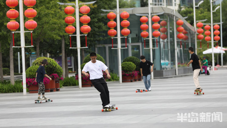 滑板少年酷！滑板少年