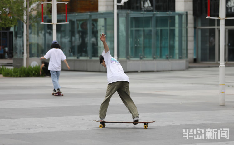 滑板少年酷！滑板少年