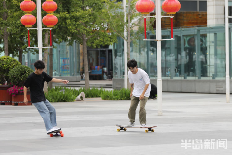 滑板少年酷！滑板少年