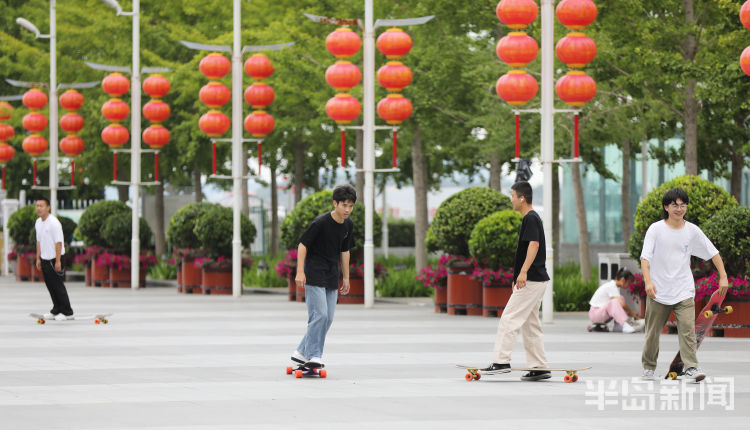 滑板少年酷！滑板少年