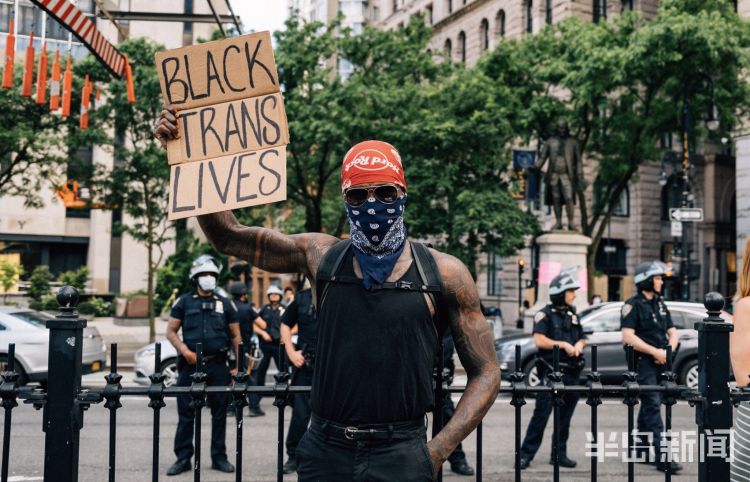 青岛|新闻传奇，他就是第一现场