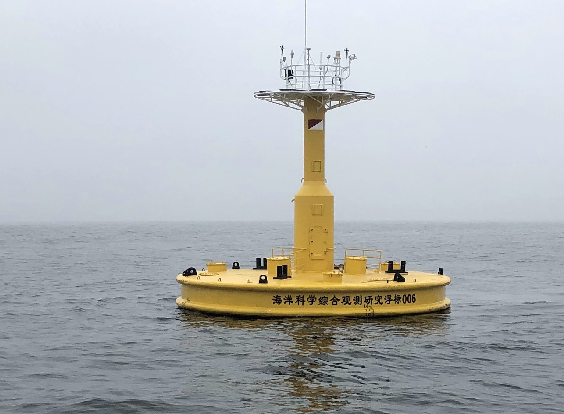 16日,记者从中科院海洋所获悉,该所黄,东海浮标观测站共计14套浮标