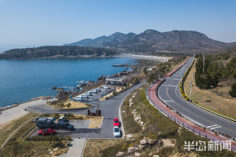 九龙山路沿途设置了多处停车场及驿站